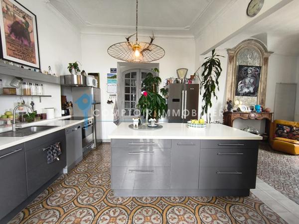 Maison
                                                                                                                                                                                                                                                                                                                        18 pièce(s)                                                                                                                                                                                                                                                                                                                              428  m²