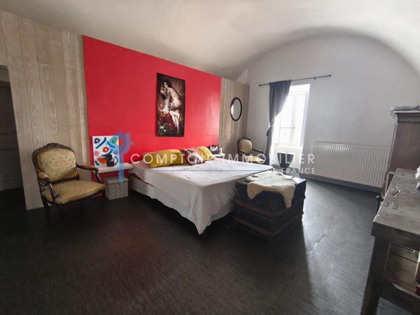 Maison
                                                                                                                                                                                                                                                                                                                        18 pièce(s)                                                                                                                                                                                                                                                                                                                              428  m²