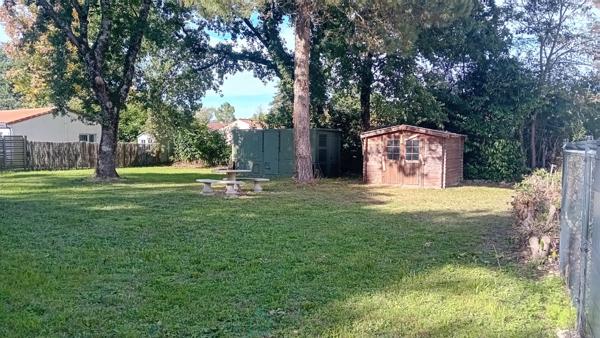 Petite maison sur grand terrain constructible à Saint Palais sur Mer