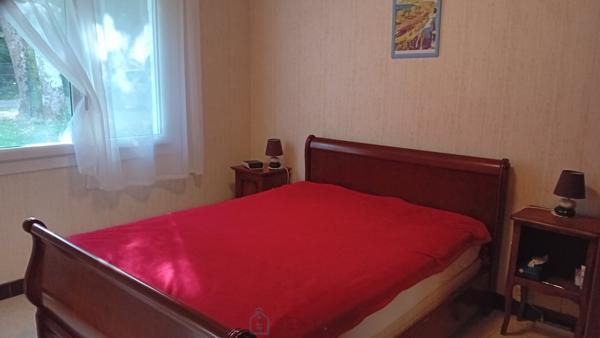 Petite maison sur grand terrain constructible à Saint Palais sur Mer