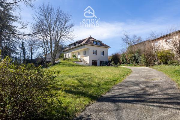 Maison
                                                                                                                                                                                                                                                                                                                        7 pièce(s)                                                                                                                                                                                                          5 chambre(s)                                                                                                                                                                                                          166  m²