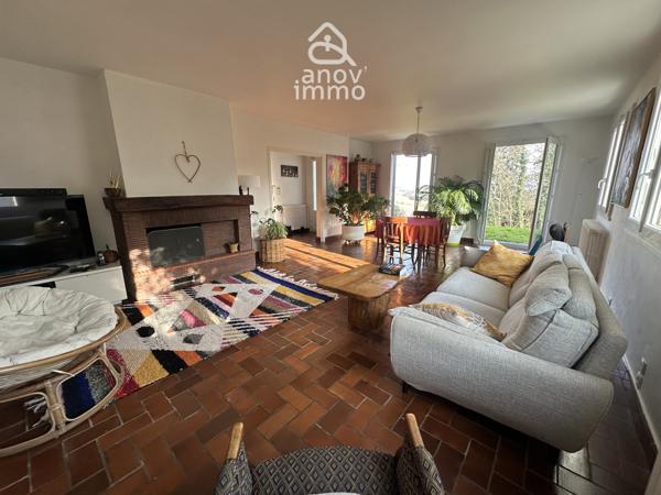 Maison
                                                                                                                                                                                                                                                                                                                        7 pièce(s)                                                                                                                                                                                                          5 chambre(s)                                                                                                                                                                                                          166  m²