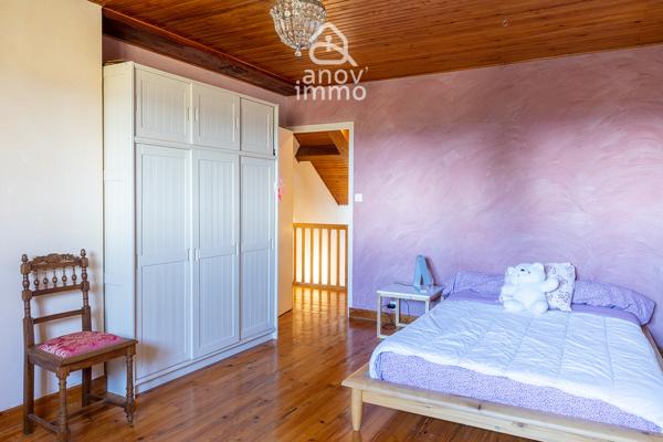 Maison
                                                                                                                                                                                                                                                                                                                        7 pièce(s)                                                                                                                                                                                                          5 chambre(s)                                                                                                                                                                                                          166  m²