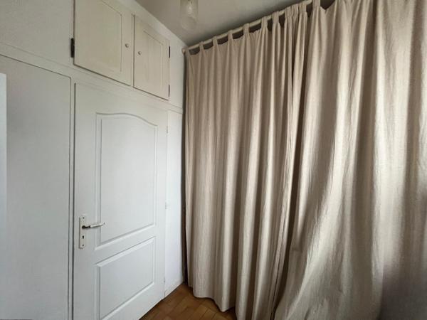 Maison de charme avec jardin arboré et sous-sol complet – Pont-de-Chéruy