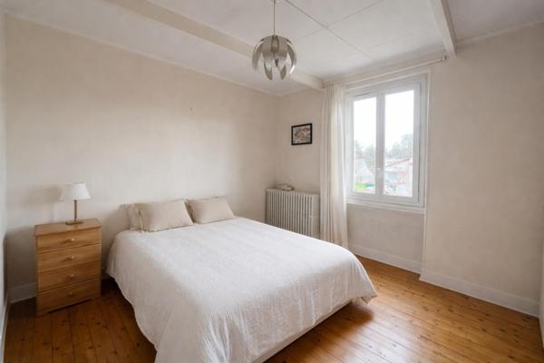 Maison de charme avec jardin arboré et sous-sol complet – Pont-de-Chéruy