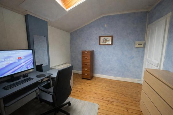 Maison de charme avec jardin arboré et sous-sol complet – Pont-de-Chéruy