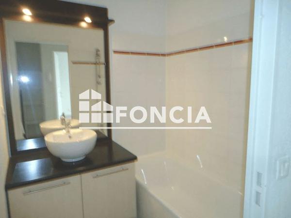 Location Appartement 3 pièces 53.2 m² - RUE DE L ABBAYE DE CITEAUX Pau 64000