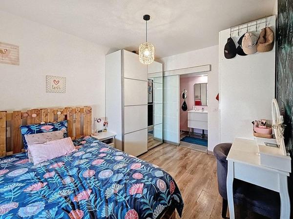 Maison 2 chambres, 2 sdb dans une impasse au calme!