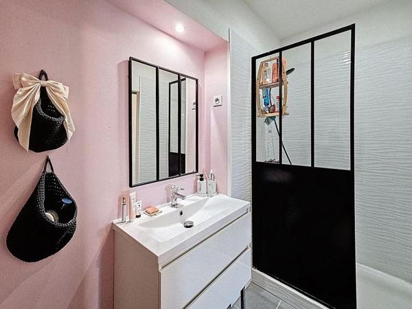 Maison 2 chambres, 2 sdb dans une impasse au calme!