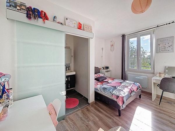 Maison 2 chambres, 2 sdb dans une impasse au calme!