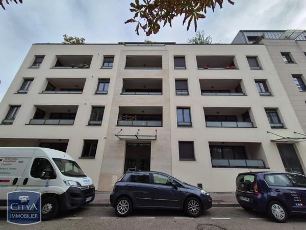 Appartement à louer 4 pièces 84.18m²