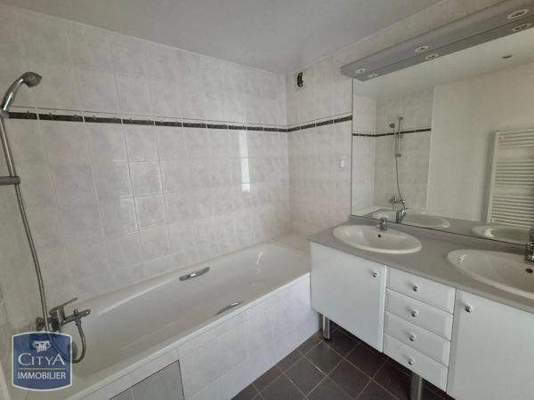 Appartement à louer 4 pièces 84.18m²