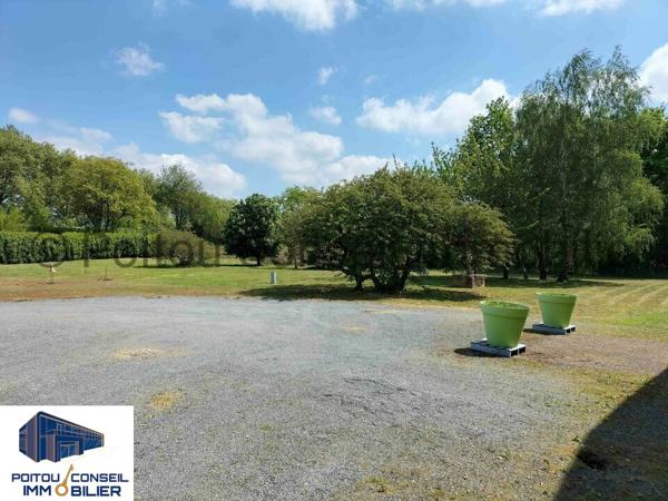 A VENDRE OPPORTUNITE LOCAL D’ACTIVITE ENTRE POITIERS ET NIORT 1500m2