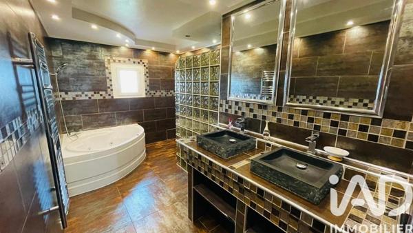 Maison à vendre 6 pièces 130 m² Saint-Brice-sous-Forêt