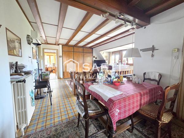 Grande Maison à rénover, terrain de 16,5 ares.
