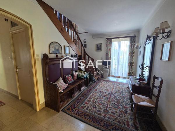 Grande Maison à rénover, terrain de 16,5 ares.