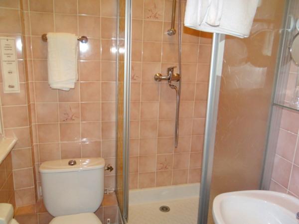 Dpt Allier (03), à vendre ESTIVAREILLES Hôtel - Restaurant -Bar ( licence 4 ) 10 minutes de Montluçon