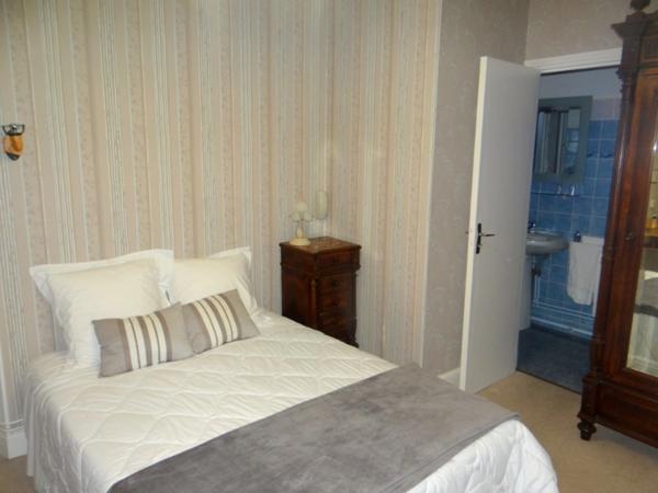 Dpt Allier (03), à vendre ESTIVAREILLES Hôtel - Restaurant -Bar ( licence 4 ) 10 minutes de Montluçon