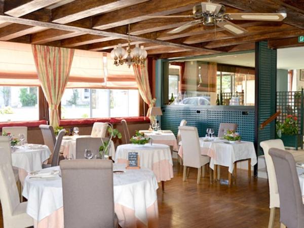 Dpt Allier (03), à vendre ESTIVAREILLES Hôtel - Restaurant -Bar ( licence 4 ) 10 minutes de Montluçon