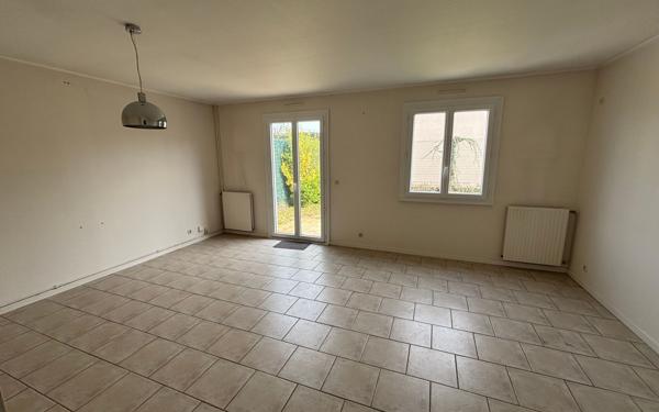 Maison à louer    3 pièces •  Vert-Saint-Denis