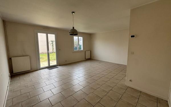 Maison à louer    3 pièces •  Vert-Saint-Denis