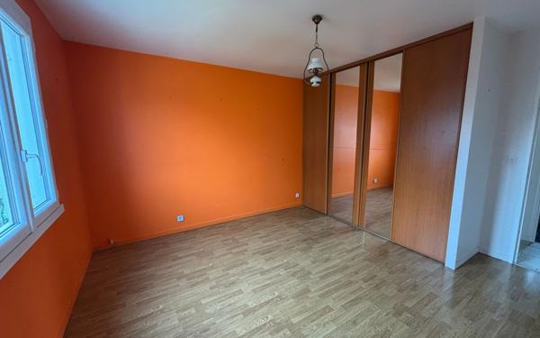 Maison à louer    3 pièces •  Vert-Saint-Denis