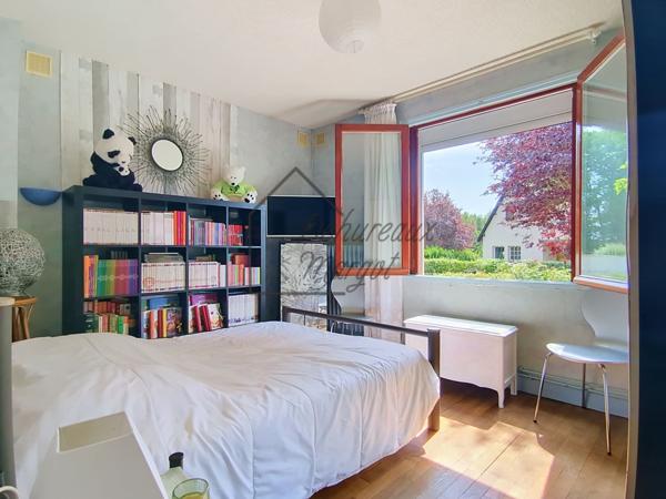 Maison
         5 pièces
        - 77 m² Exclusivité 215 000 € *