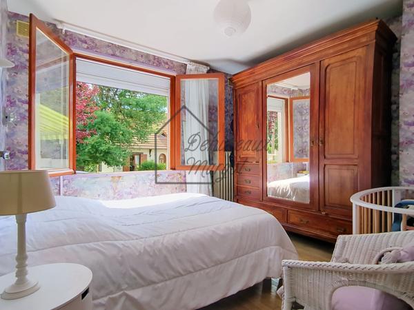 Maison
         5 pièces
        - 77 m² Exclusivité 215 000 € *