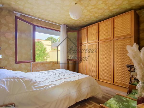 Maison
         5 pièces
        - 77 m² Exclusivité 215 000 € *