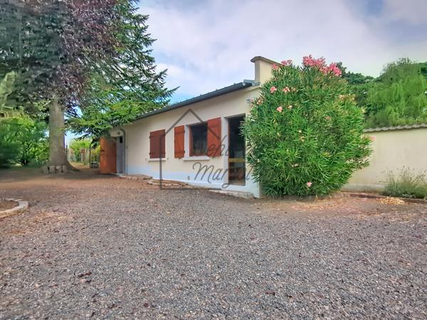 Maison
         5 pièces
        - 77 m² Exclusivité 215 000 € *