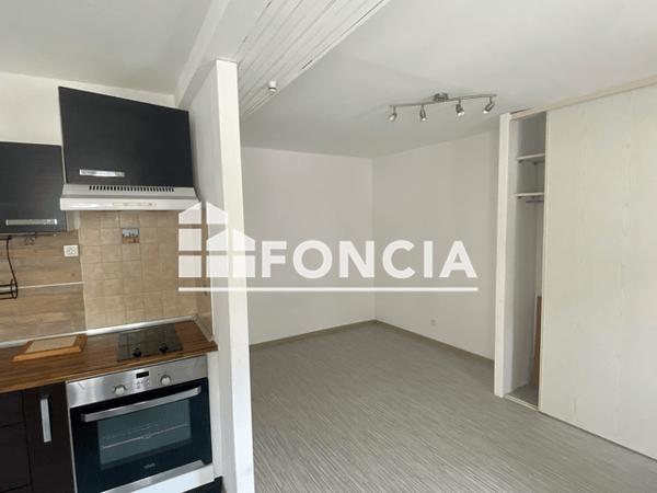 Location Studio 22.81 m² - 113 RUE JEAN JAURES Rochefort 17300