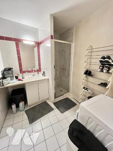 IMMEUBLE DE RAPPORT – 5 LOGEMENTS -5 GARAGES-1 PARKING– DPE C