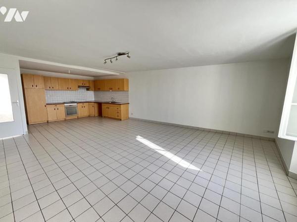 IMMEUBLE DE RAPPORT – 5 LOGEMENTS -5 GARAGES-1 PARKING– DPE C