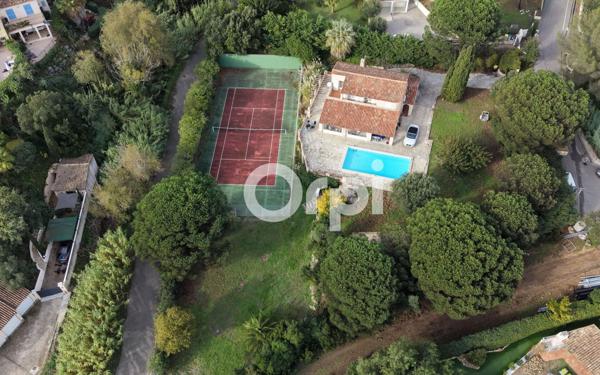 Maison à vendre    6 pièces •  Sainte-Maxime