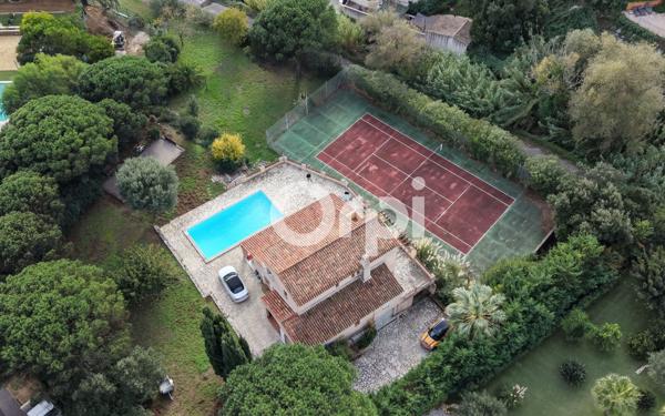 Maison à vendre    6 pièces •  Sainte-Maxime