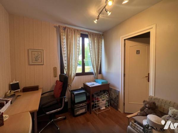 BAGNOLES DE L'ORNE, quartier résidentiel calme, maison 3ch, garage, jardin