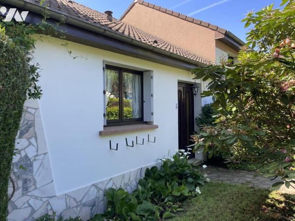 BAGNOLES DE L'ORNE, quartier résidentiel calme, maison 3ch, garage, jardin