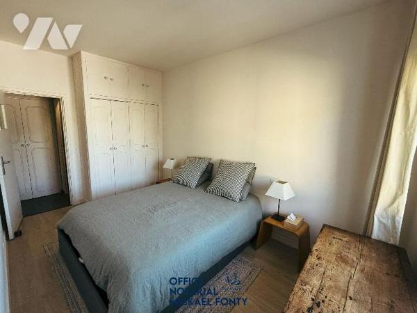 Appartement vue sur mer cuisine aménagée et équipée, deux chambres avec placards, salle de bain...