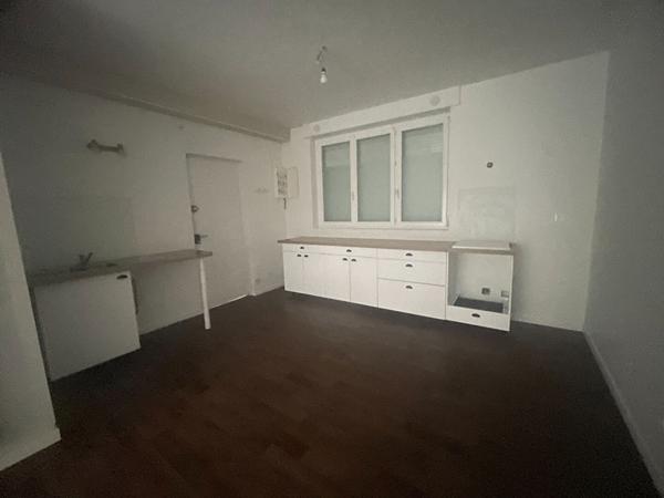 A Louer Appartement T4 pièces en RDC en TRIPLEX - 76500 Elbeuf - Réf MARI-RDC-G