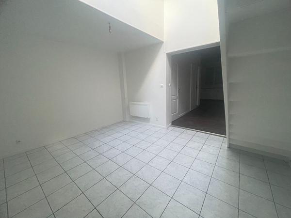 A Louer Appartement T4 pièces en RDC en TRIPLEX - 76500 Elbeuf - Réf MARI-RDC-G