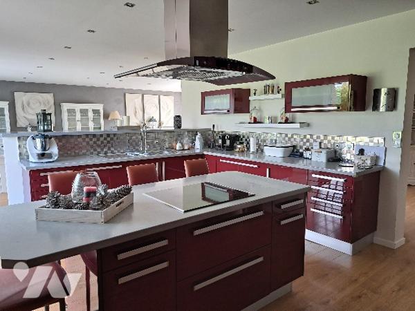 PROPRIETE ARTISALE 300 M² habitables