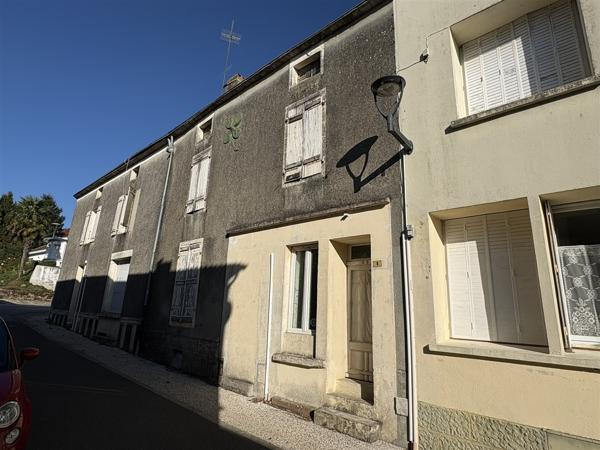 85700 MONTOURNAIS Maison à rénover à Montournais
