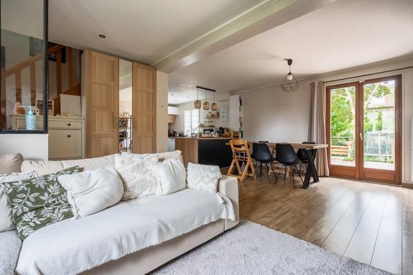 Maison
         4 pièces
        - 136 m² Bien prestige 410 000 € *
