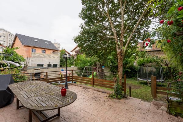 Maison
         4 pièces
        - 136 m² Bien prestige 410 000 € *