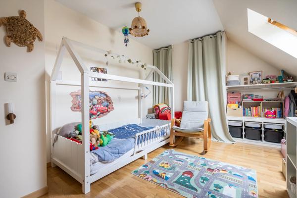 Maison
         4 pièces
        - 136 m² Bien prestige 410 000 € *