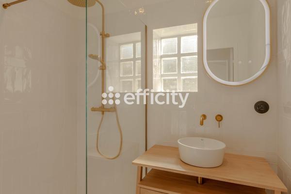Maison
         4 pièces
        - 80 m² Bien prestige 595 000 € *