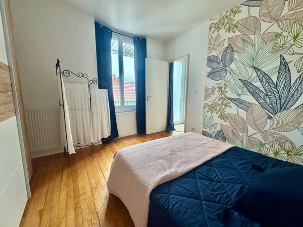 ROANNE – MAISON TYPE LOFT 95 m2 RÉNOVÉE AVEC GARAGE ET COUR PRIVATIVE