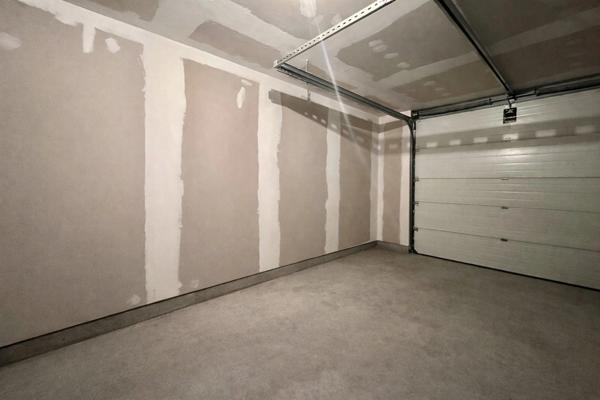 ROANNE – MAISON TYPE LOFT 95 m2 RÉNOVÉE AVEC GARAGE ET COUR PRIVATIVE