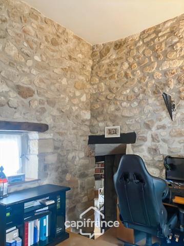 Château à vendre au coeur du bocage bourbonnais sur un parc de 1,5 Ha