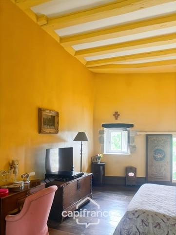 Château à vendre au coeur du bocage bourbonnais sur un parc de 1,5 Ha